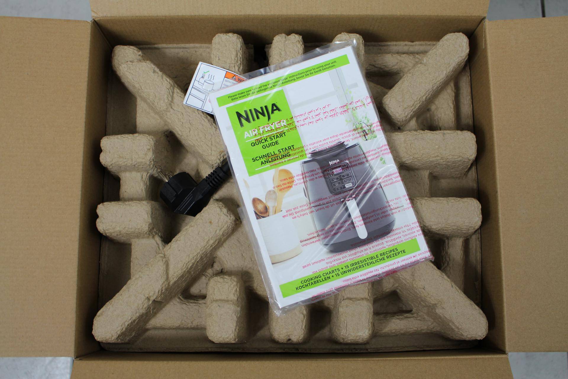 Pappe sichert den Airfryer