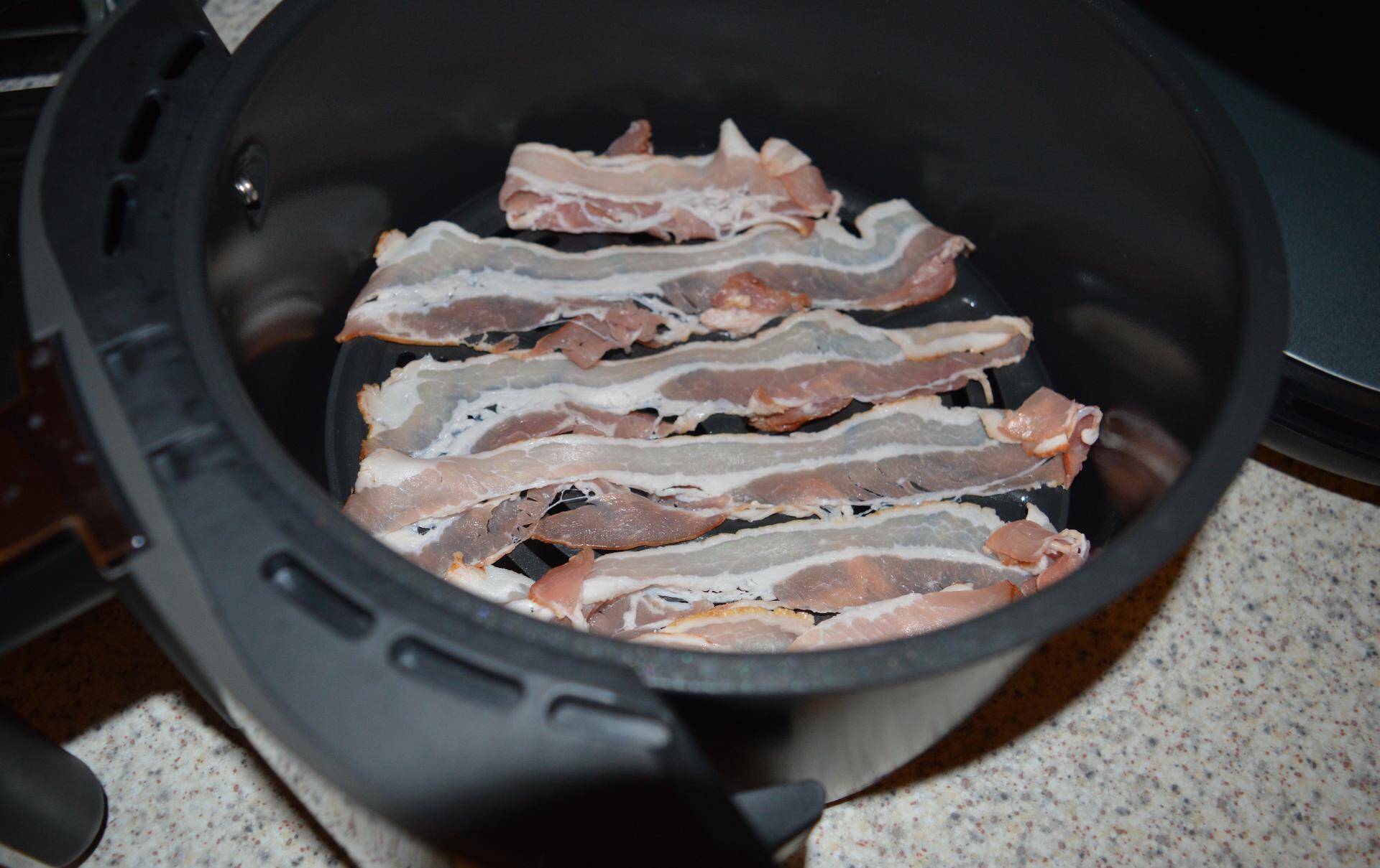 Roher Bacon im Airfryer