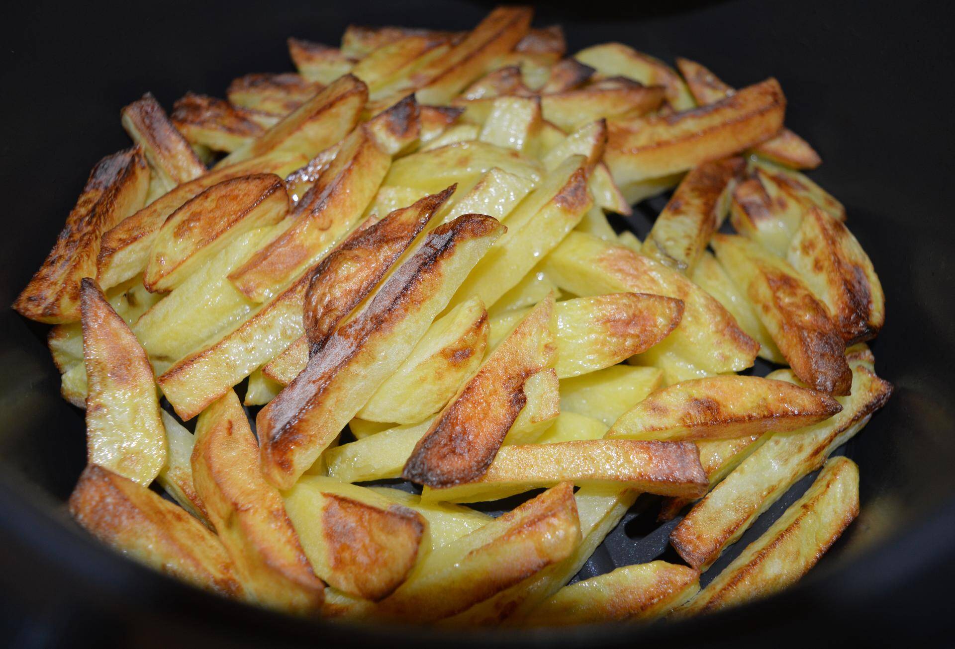 Fertige selbstgemachte Pommes