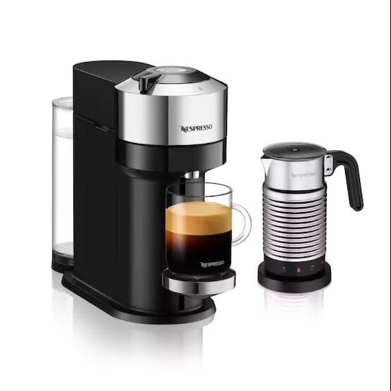 Nespresso Kapselmaschine schwarz von vorne
