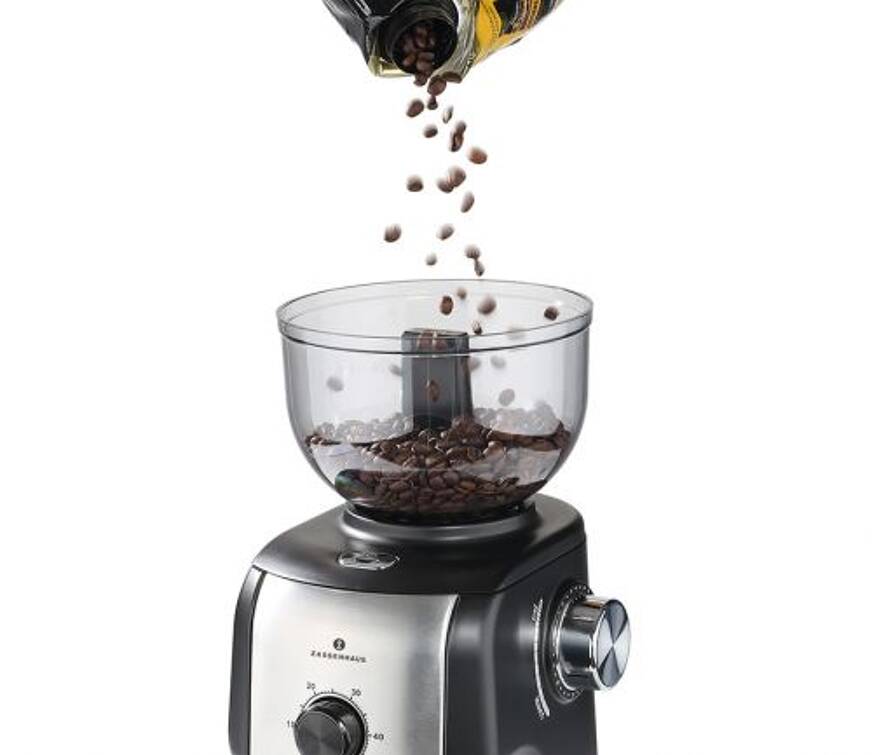 Kaffeebohnen einfüllen