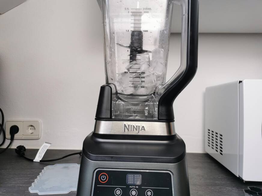 Ninja Mixer BN750 EU Crushed Ice vorher